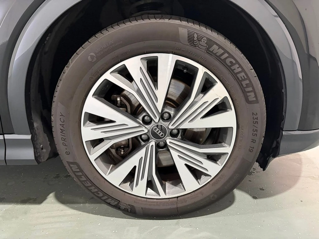 Audi Q4 E-tron 40 Advanced 98% SOH, снимка 10 - Автомобили и джипове - 55873266