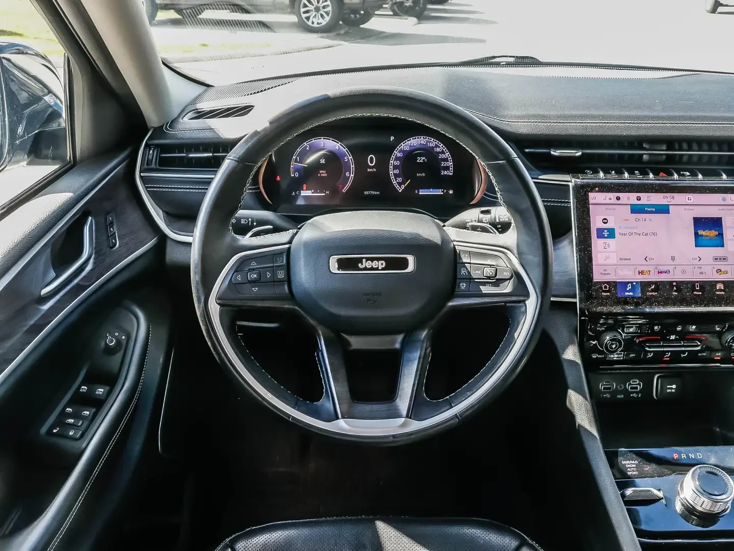 Jeep Grand cherokee 3.6* V6* LIMITED* ALPINE* ОБДУХВАНЕ* ПАНОРАМА* 360, снимка 8 - Автомобили и джипове - 55891596