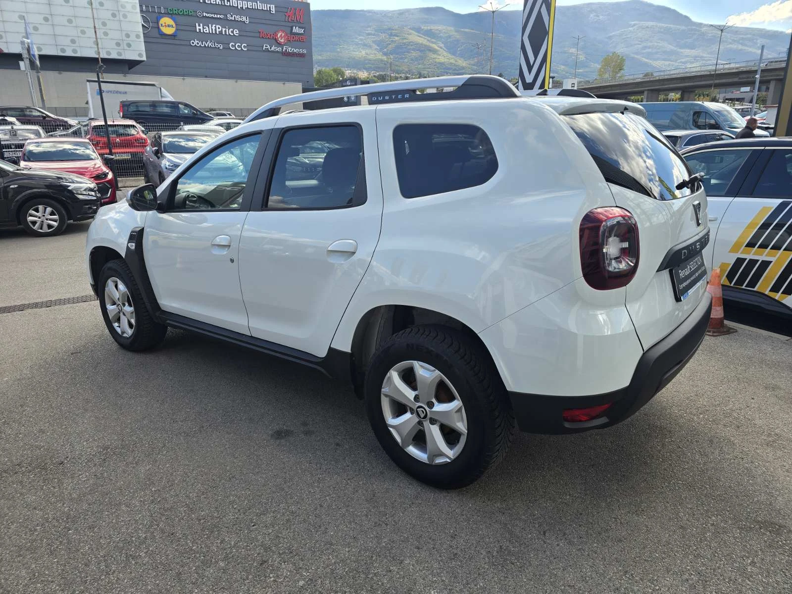 Dacia Duster dCi 115 к.с. Дизел 4x4 Stop & Start N1, снимка 4 - Автомобили и джипове - 56311414