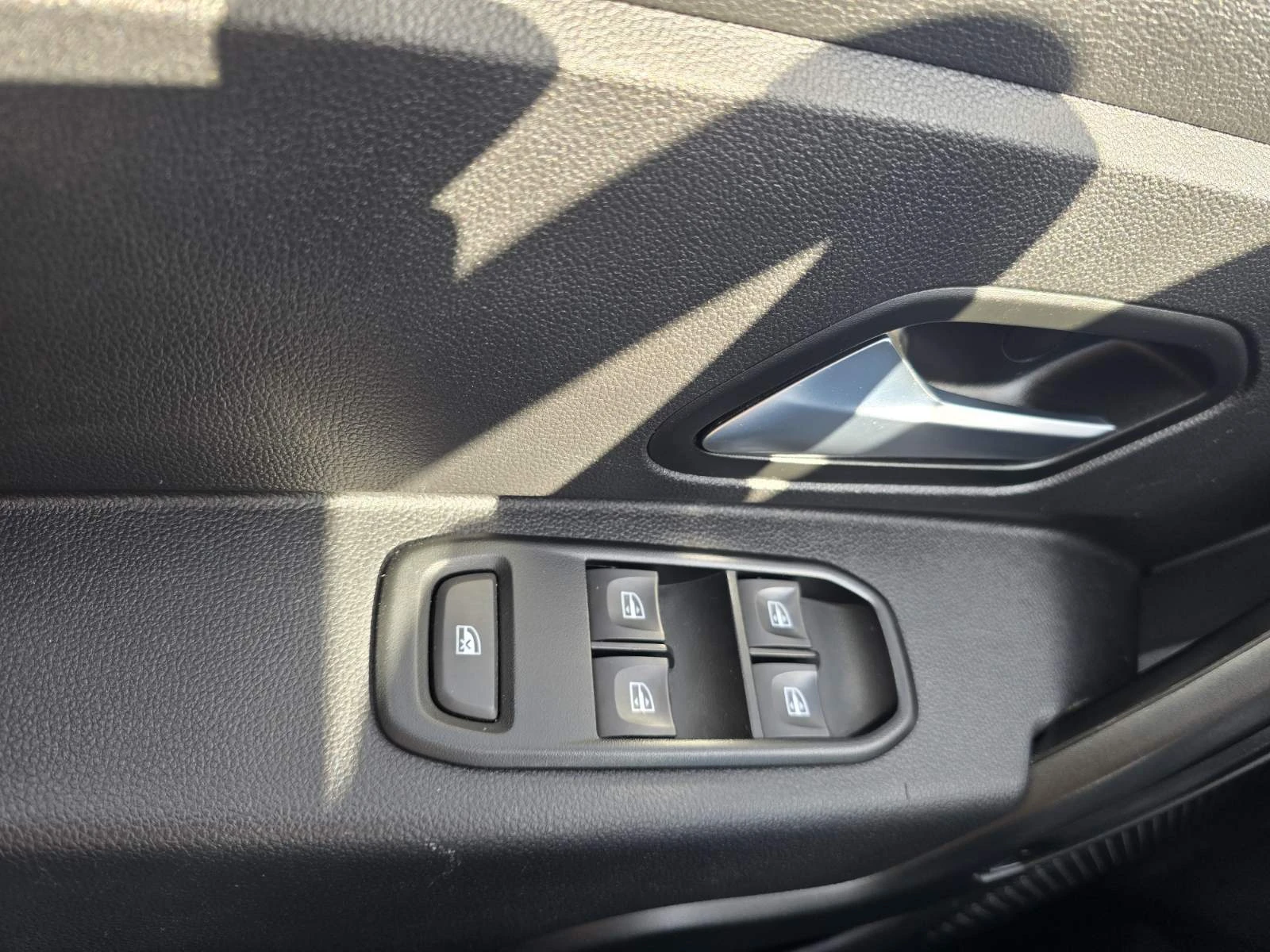 Dacia Duster dCi 115 к.с. Дизел 4x4 Stop & Start N1, снимка 12 - Автомобили и джипове - 56311414