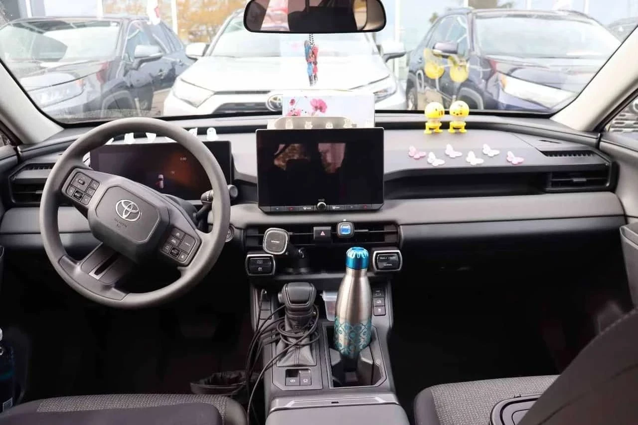 Toyota Rav4, снимка 9 - Автомобили и джипове - 56730315