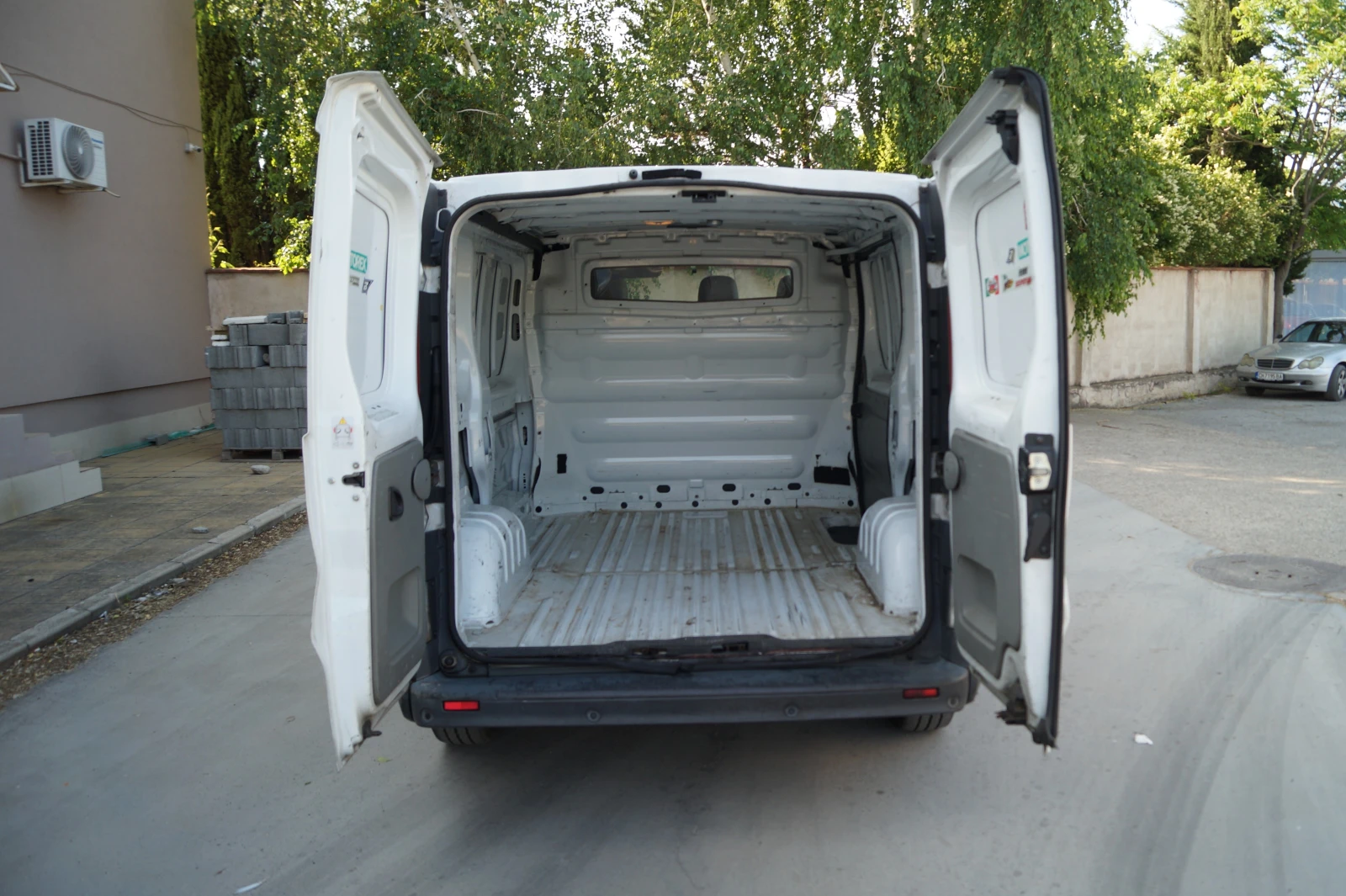 Opel Vivaro 2.0dci 115к.с. - изображение 10
