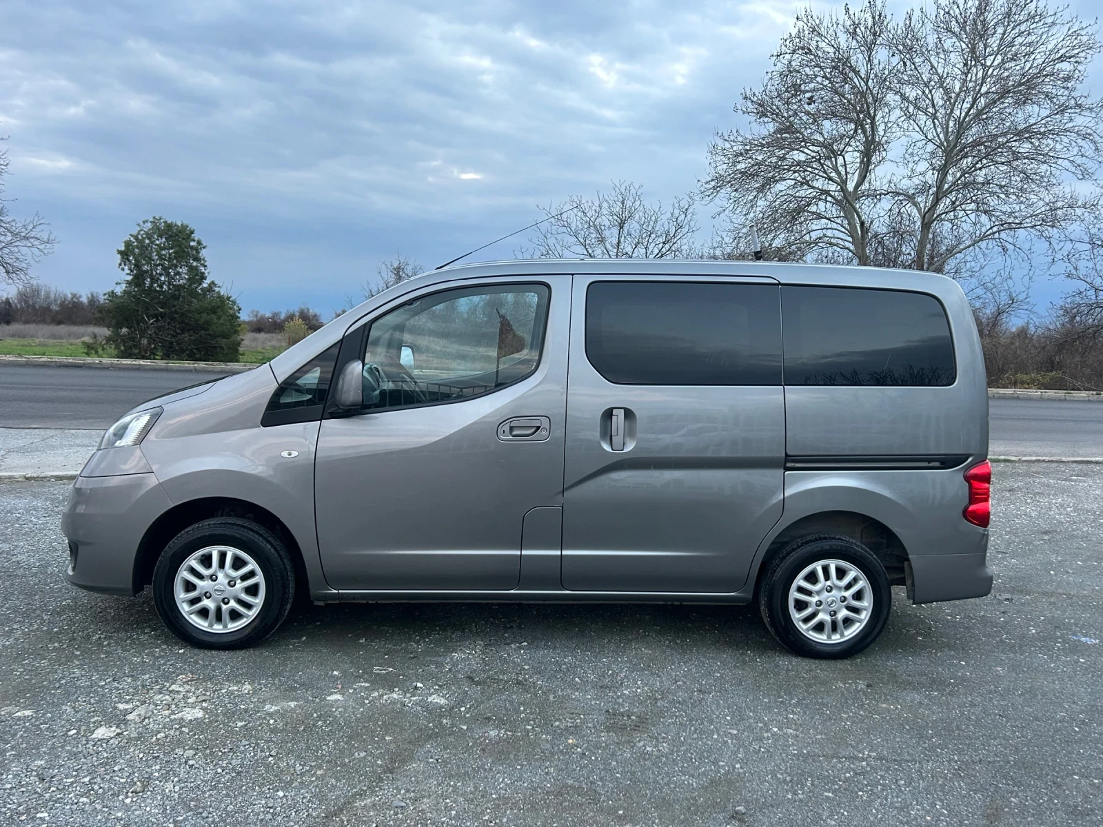 Nissan NV200 EVALIA / 1.6 БЕНЗИН / 7 МЕСТА / ЗАДНА КАМЕРА  - изображение 8