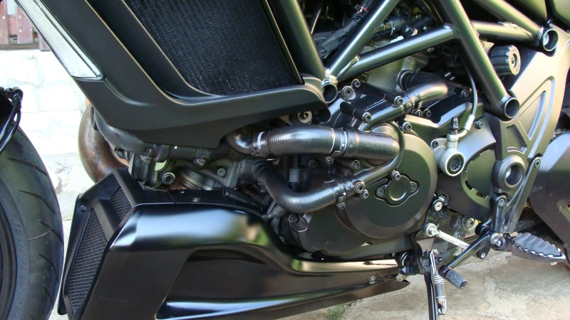 Ducati Diavel, снимка 10 - Мотоциклети и мототехника - 51083948
