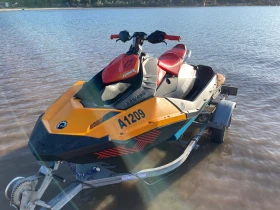 Джет Bombardier Sea Doo Spark trixx, снимка 5 - Воден транспорт - 47398814