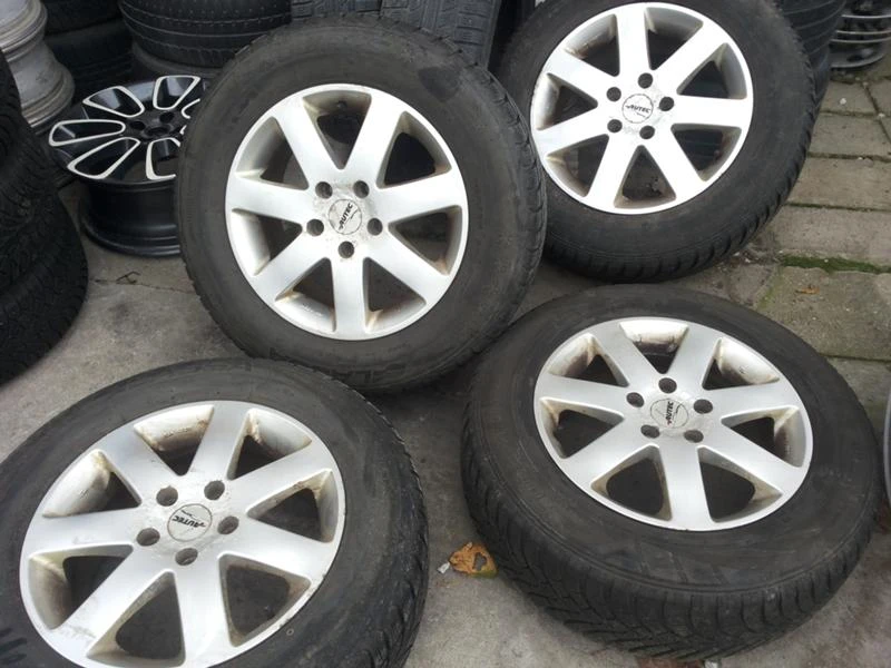 Гуми с джанти Kinforest 215/65R16, снимка 1 - Гуми и джанти - 34825520