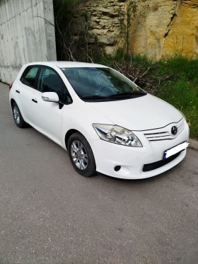 Обява за продажба на Toyota Auris ~8 000 лв. - изображение 1