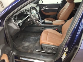 Audi E-Tron Progressiv S-line* Pan/Roof* 360Vi* Carplay* Keyle, снимка 7 - Автомобили и джипове - 53656750