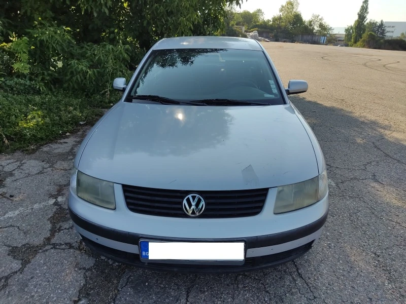 VW Passat 1, 8 125кс, снимка 1 - Автомобили и джипове - 46734936