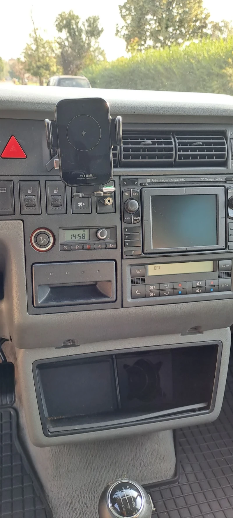 VW Multivan 2.5 Tdi 151к.с Обслужен Германия Вс.екстри , снимка 10 - Автомобили и джипове - 51356392