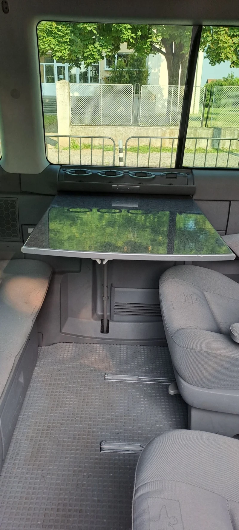 VW Multivan 2.5 Tdi 151к.с Обслужен Германия Вс.екстри , снимка 8 - Автомобили и джипове - 51356392