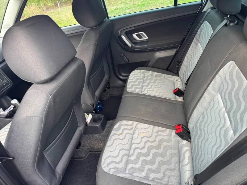 Skoda Fabia, снимка 6 - Автомобили и джипове - 52205431