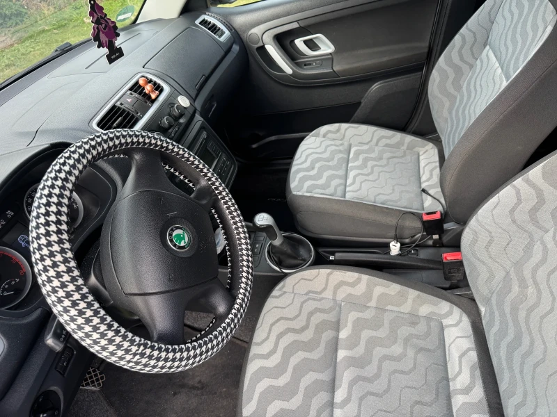 Skoda Fabia, снимка 5 - Автомобили и джипове - 52205431