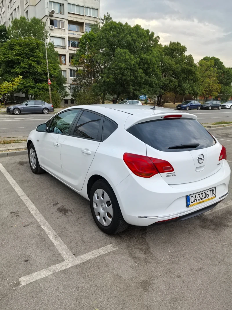 Opel Astra, снимка 3 - Автомобили и джипове - 52312534