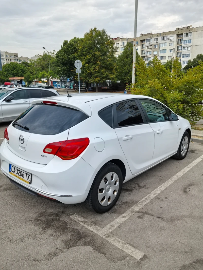 Opel Astra, снимка 2 - Автомобили и джипове - 52312534