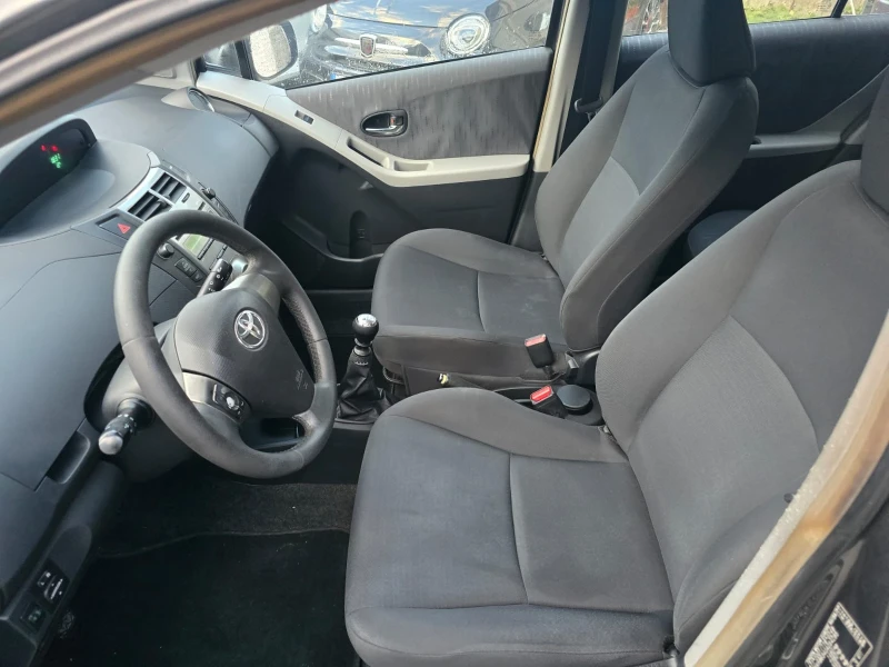 Toyota Yaris 1.33 VVT-I 101кс. 6ск., снимка 8 - Автомобили и джипове - 52350858