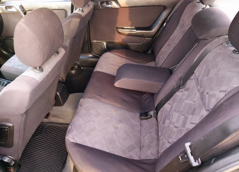 Opel Astra 1.6, снимка 13 - Автомобили и джипове - 52874410