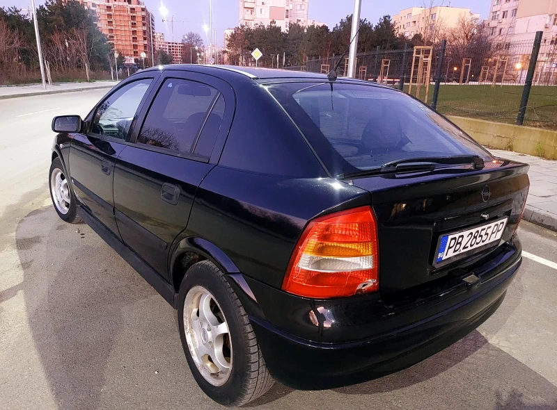 Opel Astra 1.6, снимка 9 - Автомобили и джипове - 52874410