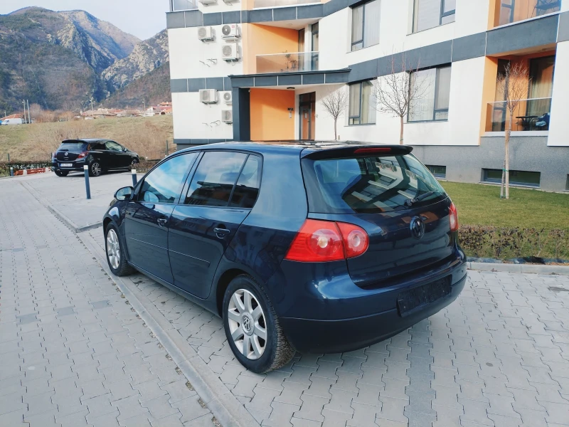 VW Golf 1.9 TDI 90hp Климатроник 4ел.стъкла Халогени , снимка 3 - Автомобили и джипове - 53332444
