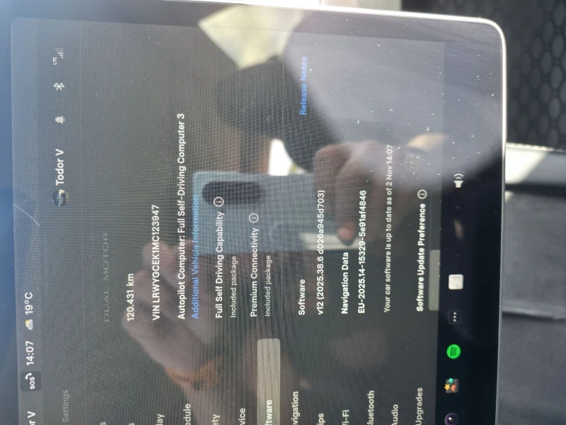 Tesla Model Y Dual motor, снимка 2 - Автомобили и джипове - 53568461