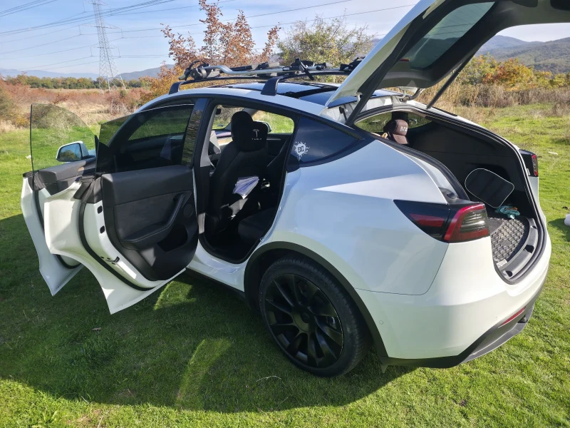 Tesla Model Y Dual motor, снимка 3 - Автомобили и джипове - 53568461