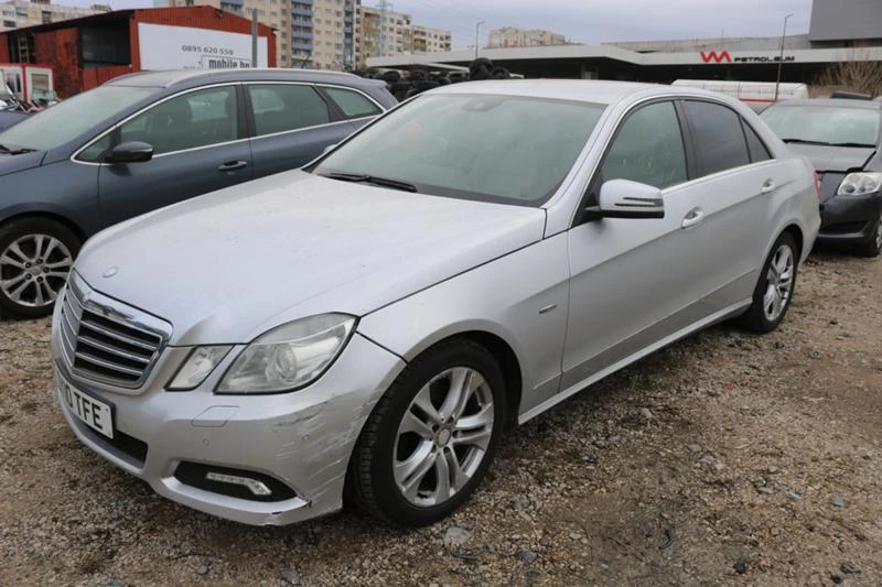 Mercedes-Benz E 250 CDI Avantgarde, снимка 1 - Автомобили и джипове - 35897464