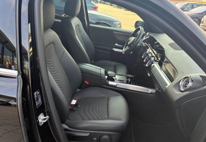 Mercedes-Benz EQB 300 4MATIC, снимка 4 - Автомобили и джипове - 54028574