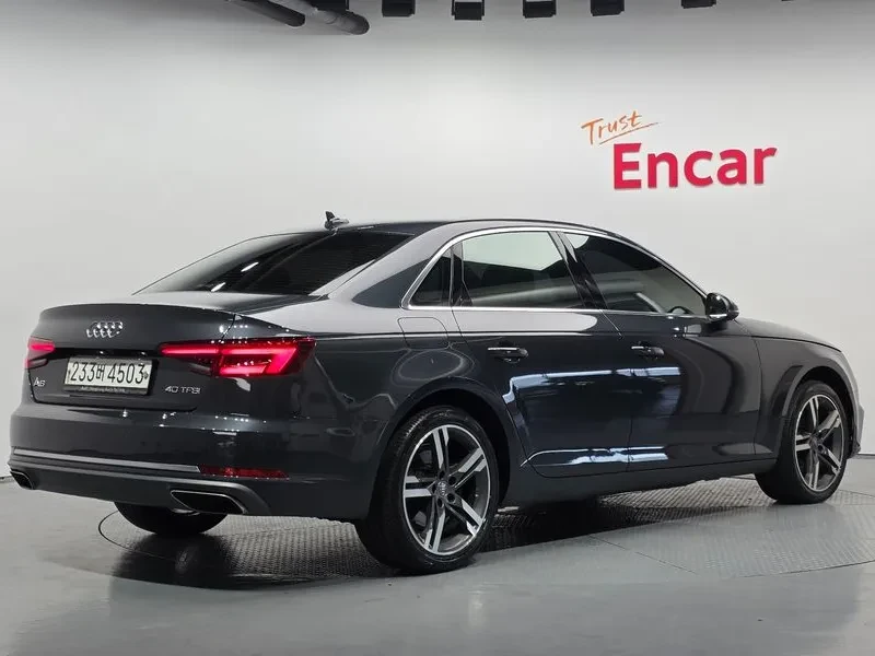 Audi A4 2.0 TFSI Premium - САМО 30% АВАНС, снимка 4 - Автомобили и джипове - 55621599