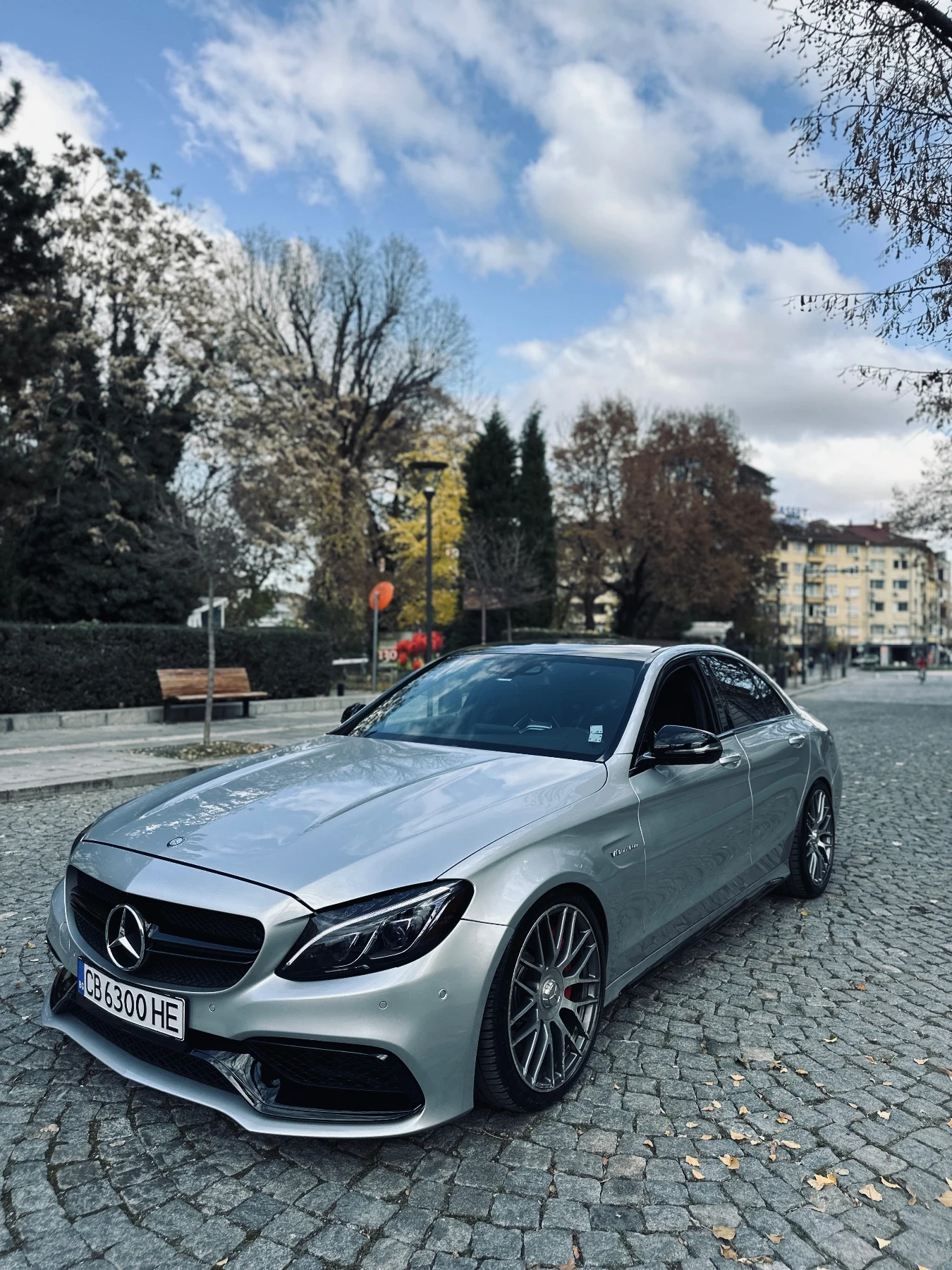 Mercedes-Benz C 63 AMG S - изображение 2