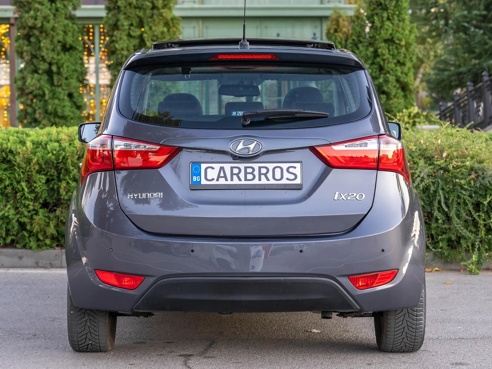 Hyundai Ix20 125 к.с. 46 000 РЕАЛНИ КМ Панорама Keyless Navi - изображение 6