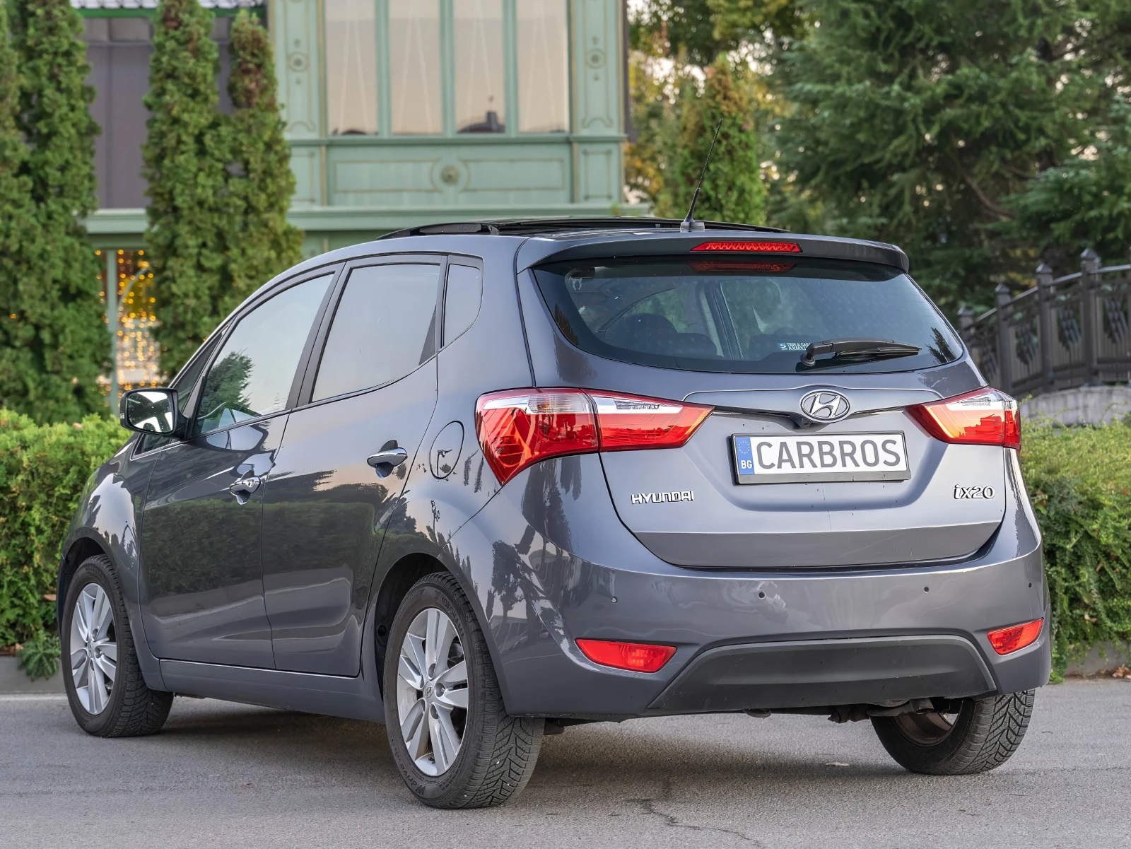 Hyundai Ix20 125 к.с. 46 000 РЕАЛНИ КМ Панорама Keyless Navi - изображение 5