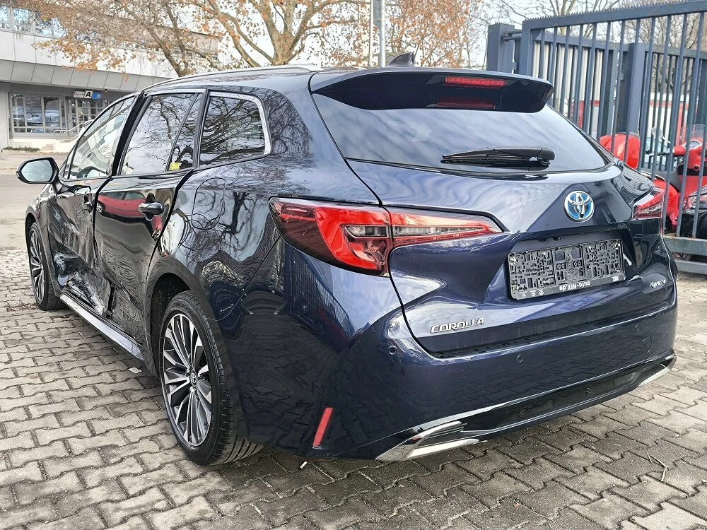 Toyota Corolla Toyota Corolla Touring Sports  1.8 Hybrid - изображение 3