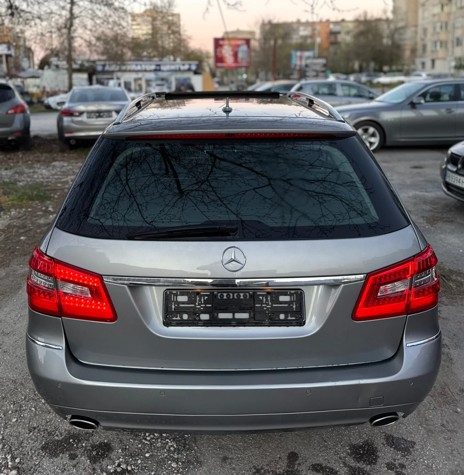 Mercedes-Benz E 350 CDI * AVANTGARDE * Подгрев * Амбиентно * , снимка 7 - Автомобили и джипове - 53040999