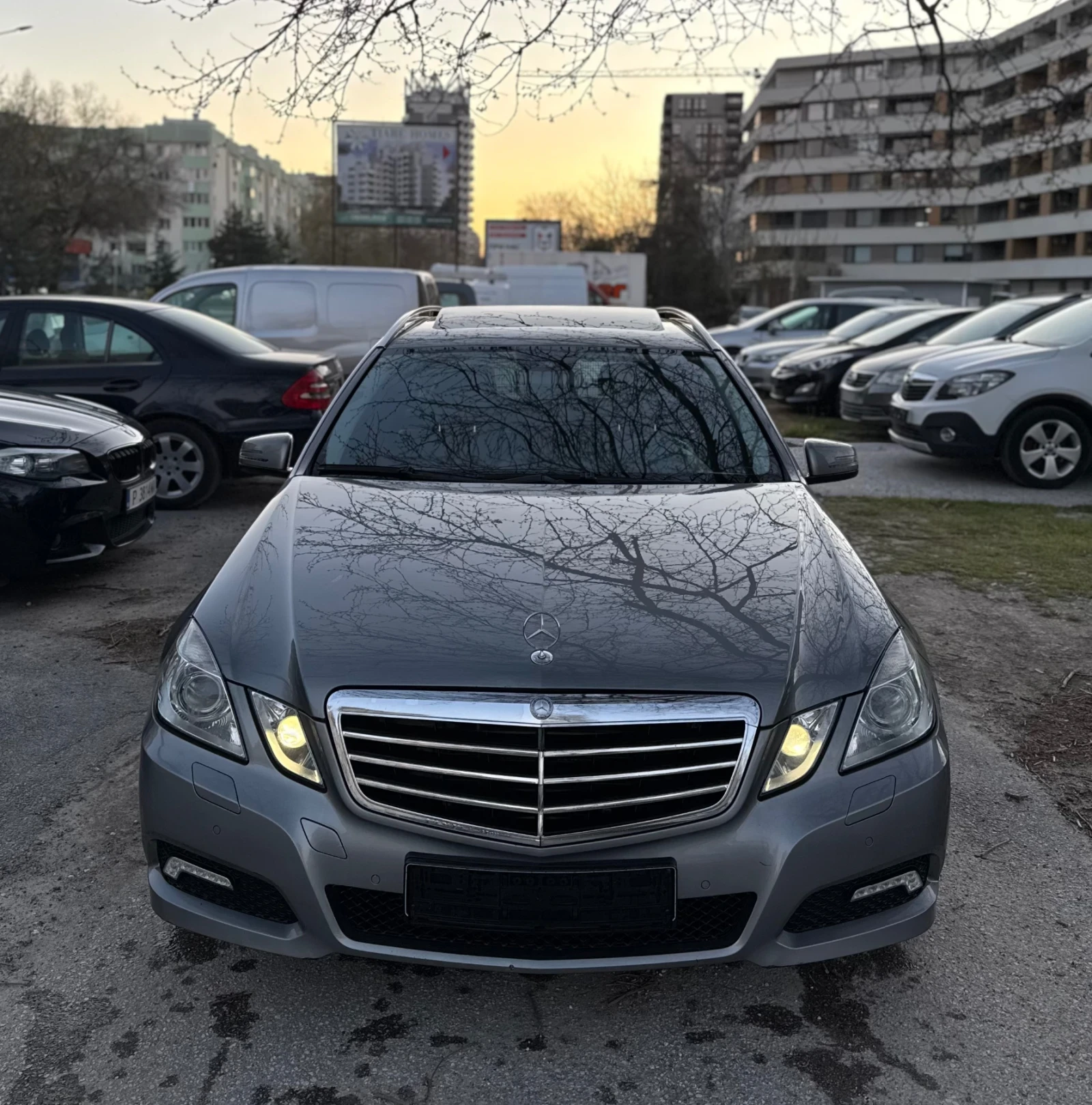 Mercedes-Benz E 350 CDI * AVANTGARDE * Подгрев * Амбиентно * , снимка 3 - Автомобили и джипове - 53040999