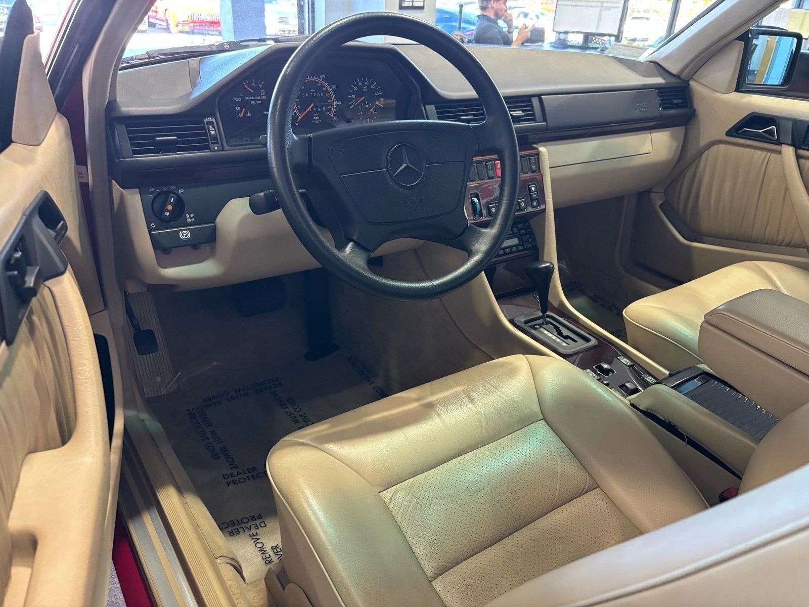 Mercedes-Benz 124  - изображение 10