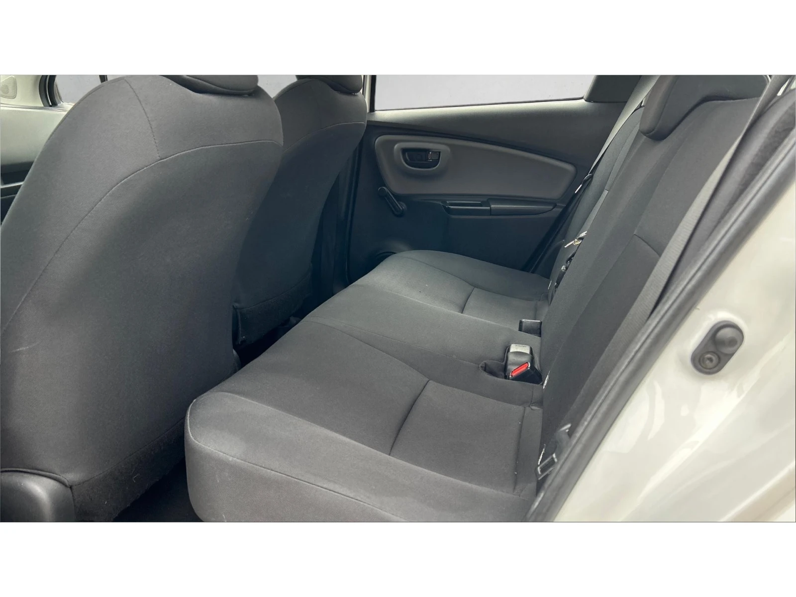 Toyota Yaris 1.5 HSD, ������� ������ �� 199   | Mobile.bg � ����������� 12