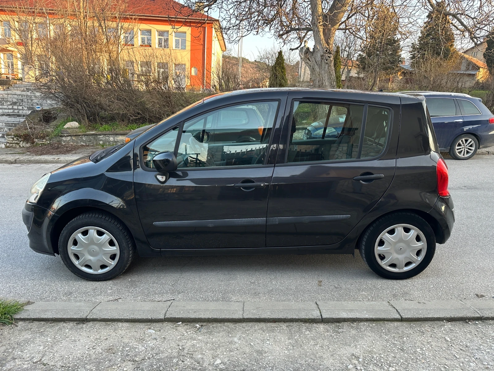 Renault Modus 1.2i Face, снимка 4 - Автомобили и джипове - 53825162