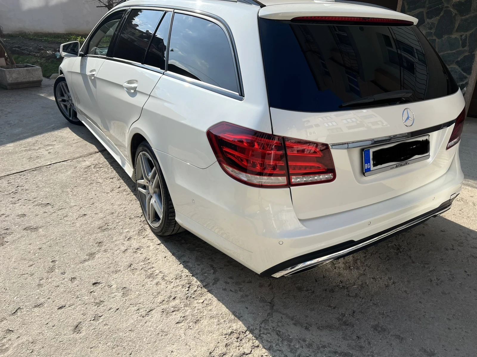 Mercedes-Benz E 350 Amg optic, снимка 3 - Автомобили и джипове - 53859934