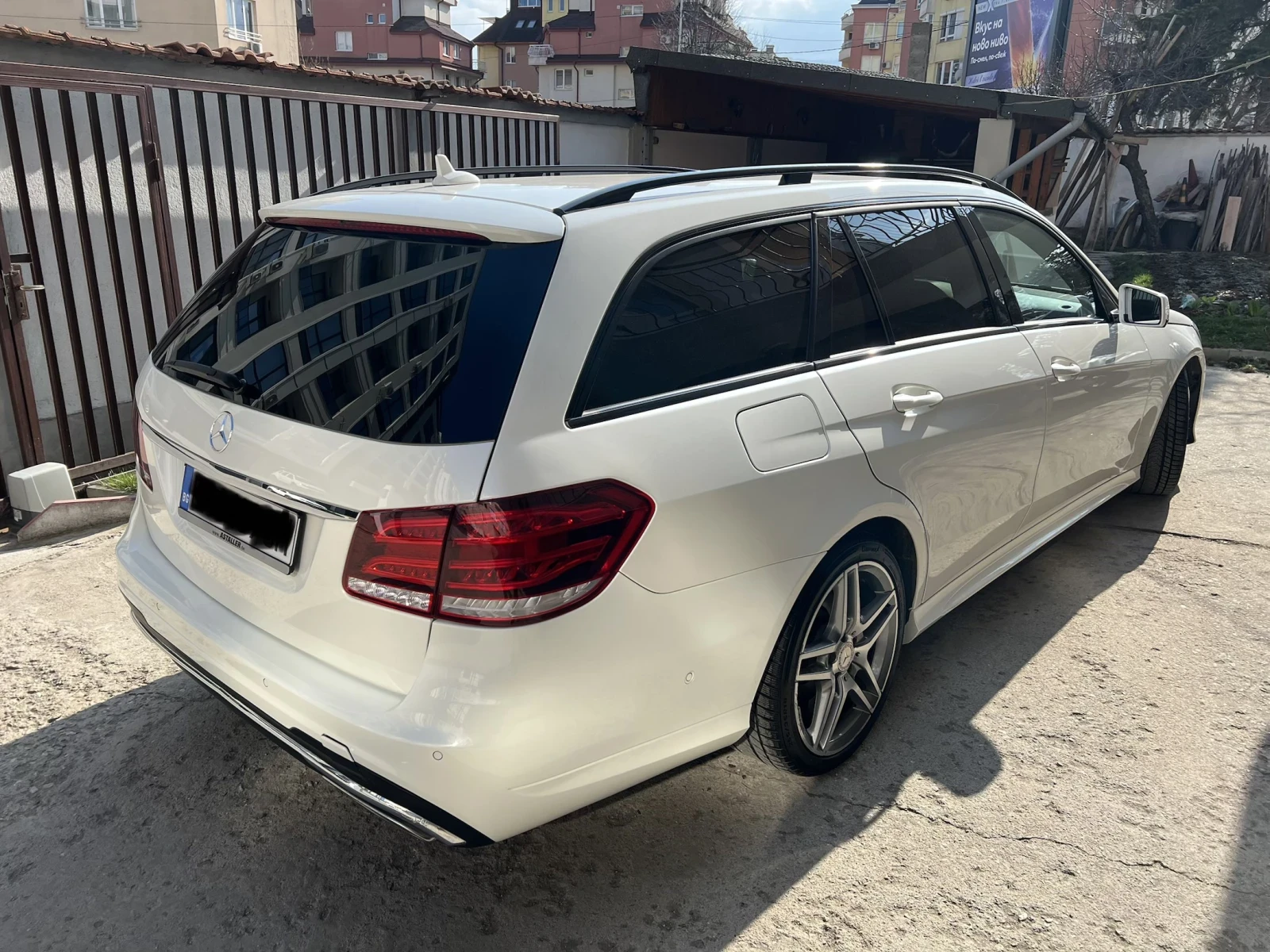 Mercedes-Benz E 350 Amg optic, снимка 2 - Автомобили и джипове - 53859934