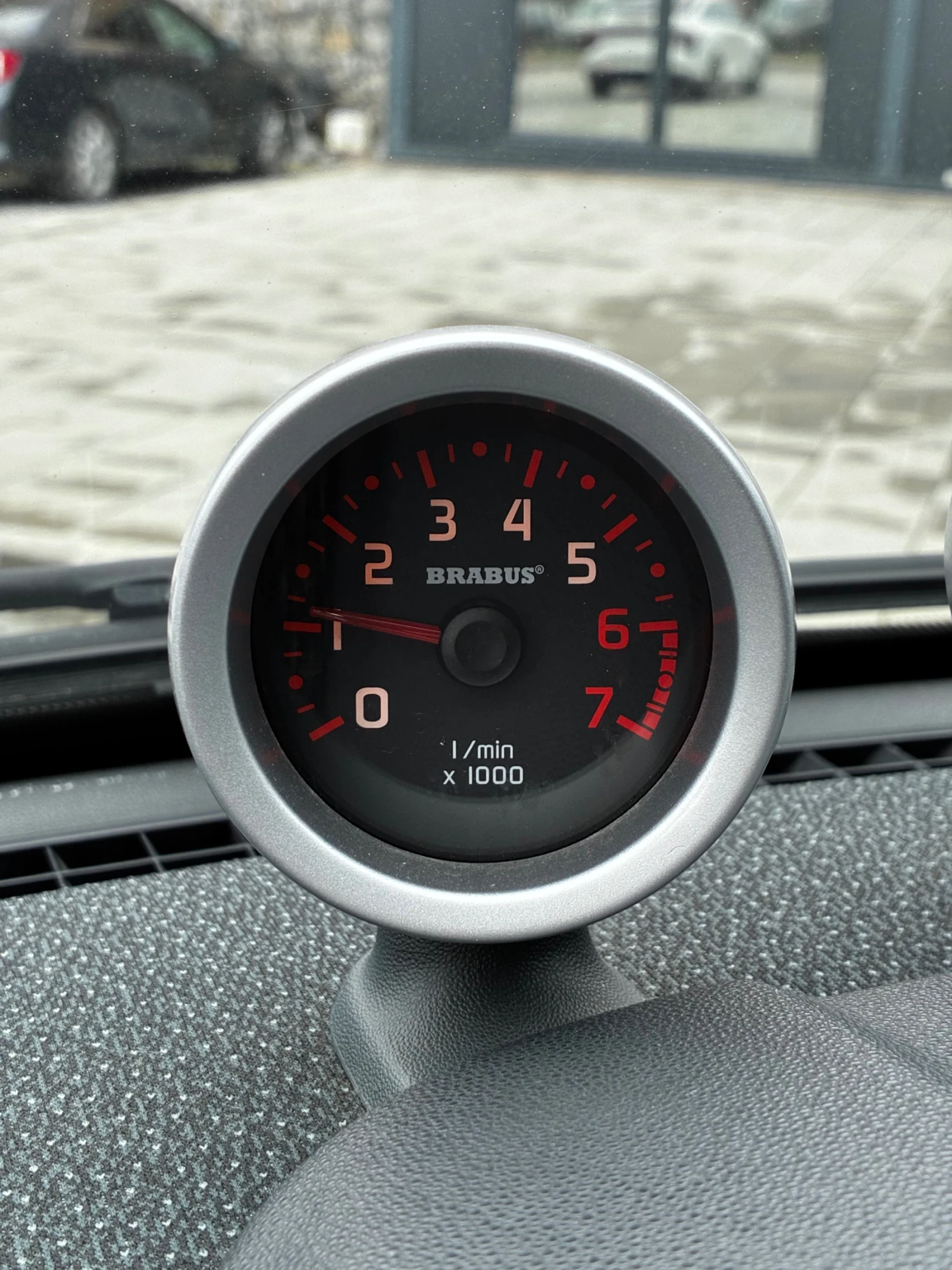 Smart Fortwo Brabus / 1.0T , снимка 11 - Автомобили и джипове - 54031305