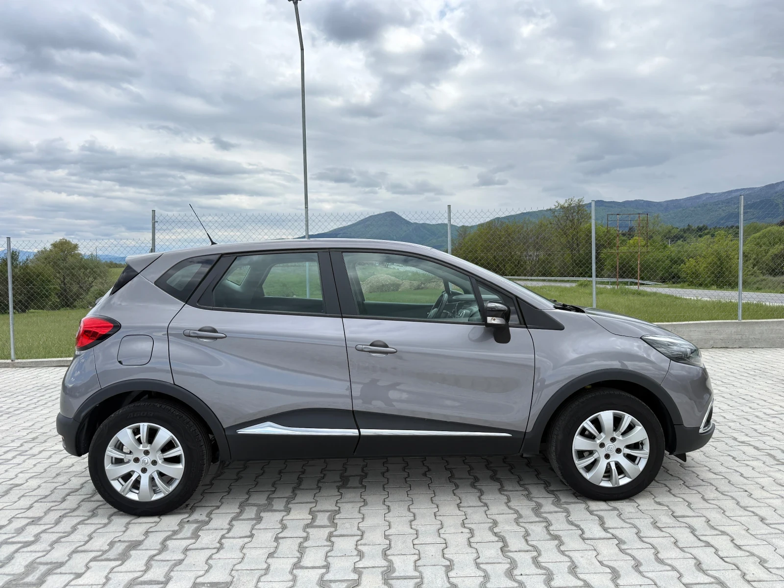 Renault Captur 1.5DCI NAVI, снимка 7 - Автомобили и джипове - 54392553