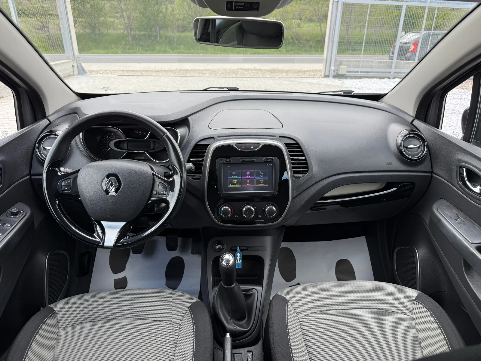 Renault Captur 1.5DCI NAVI, снимка 14 - Автомобили и джипове - 54392553