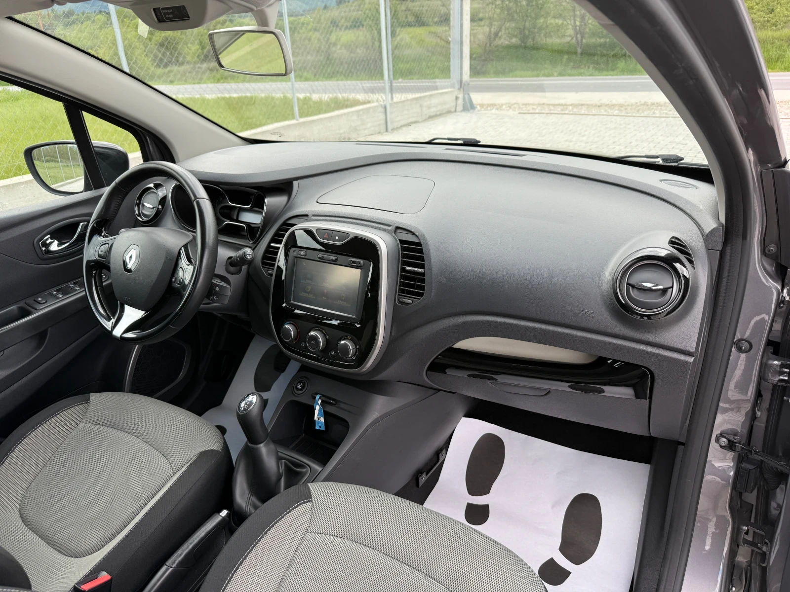 Renault Captur 1.5DCI NAVI, снимка 12 - Автомобили и джипове - 54392553
