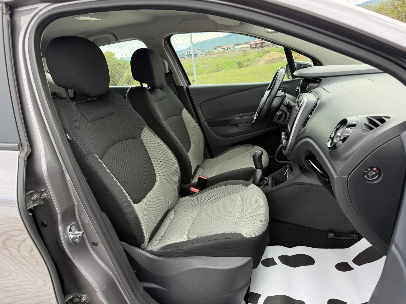 Renault Captur 1.5DCI NAVI, снимка 13 - Автомобили и джипове - 54392553