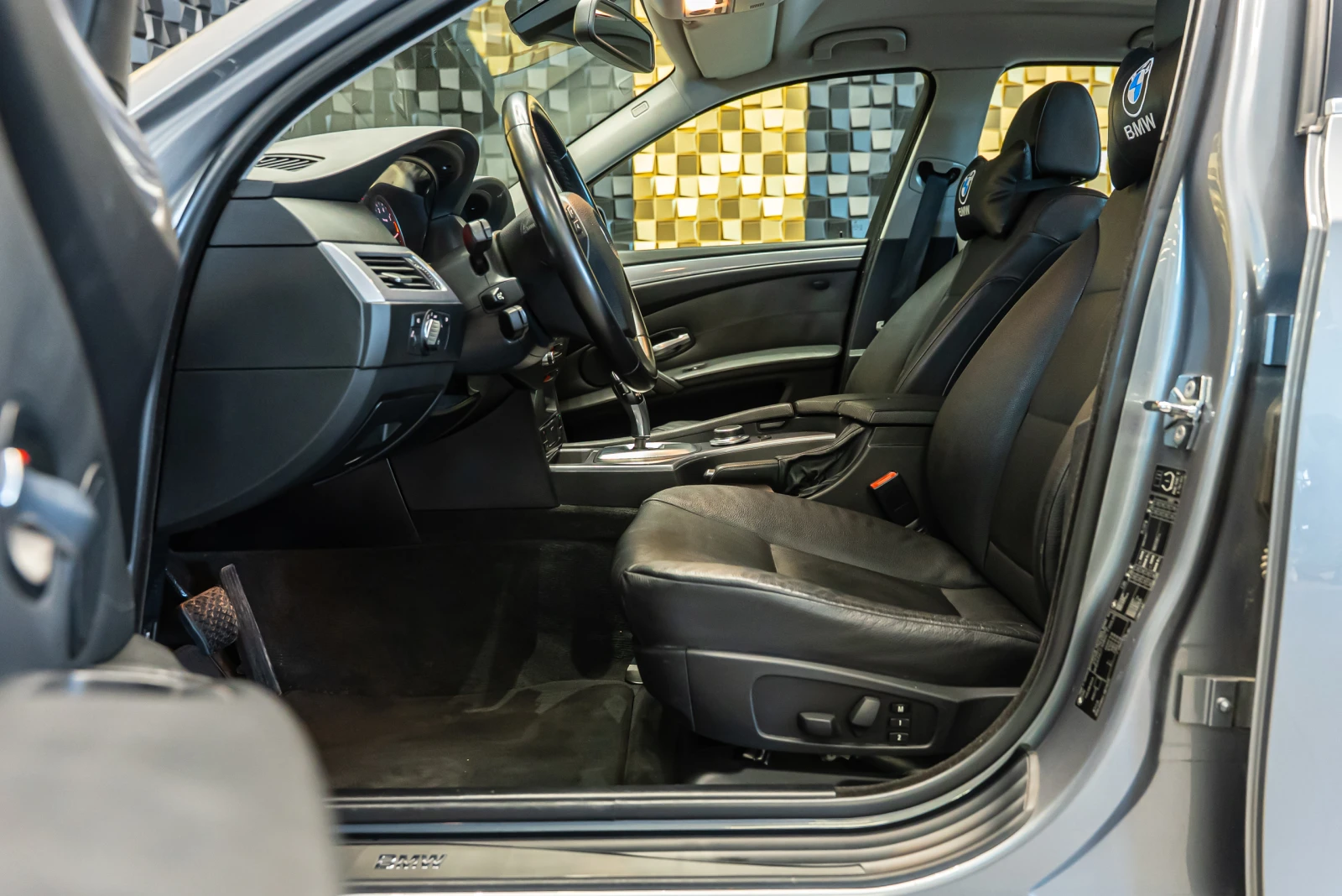 BMW 525 i, снимка 8 - Автомобили и джипове - 54519323