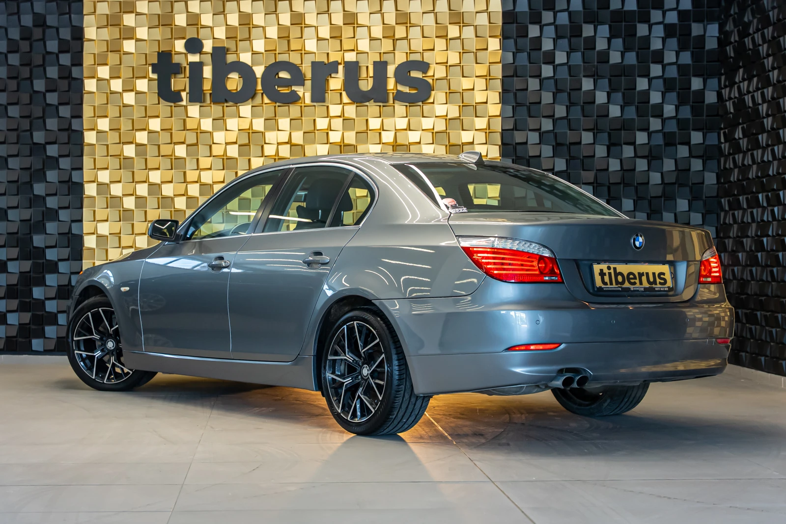 BMW 525 i, снимка 2 - Автомобили и джипове - 54519323