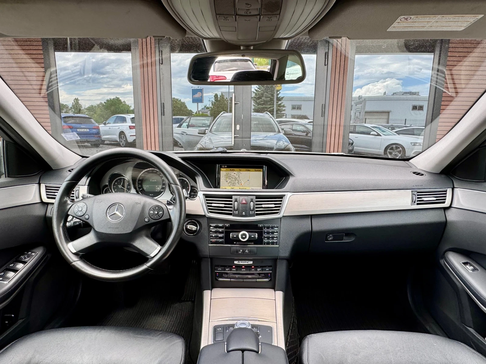 Mercedes-Benz E 350 4Matic* Navi* Лизинг* , снимка 11 - Автомобили и джипове - 54642878