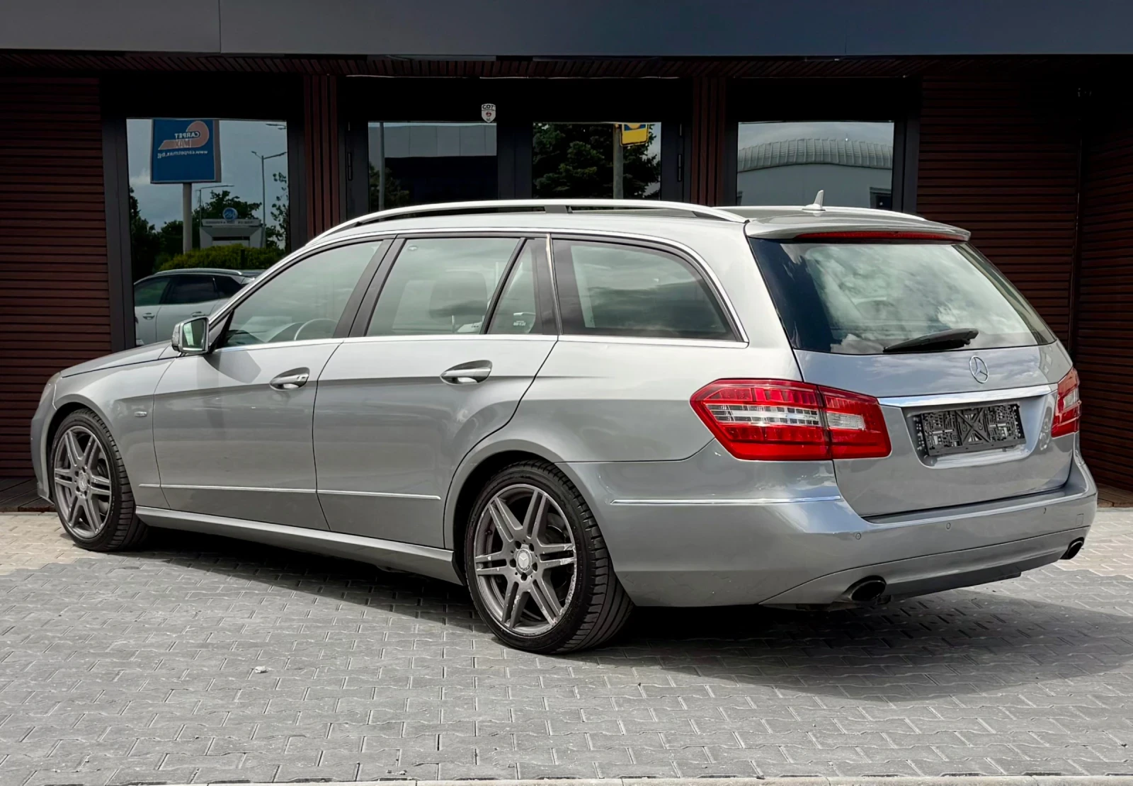 Mercedes-Benz E 350 4Matic* Navi* Лизинг* , снимка 6 - Автомобили и джипове - 54642878