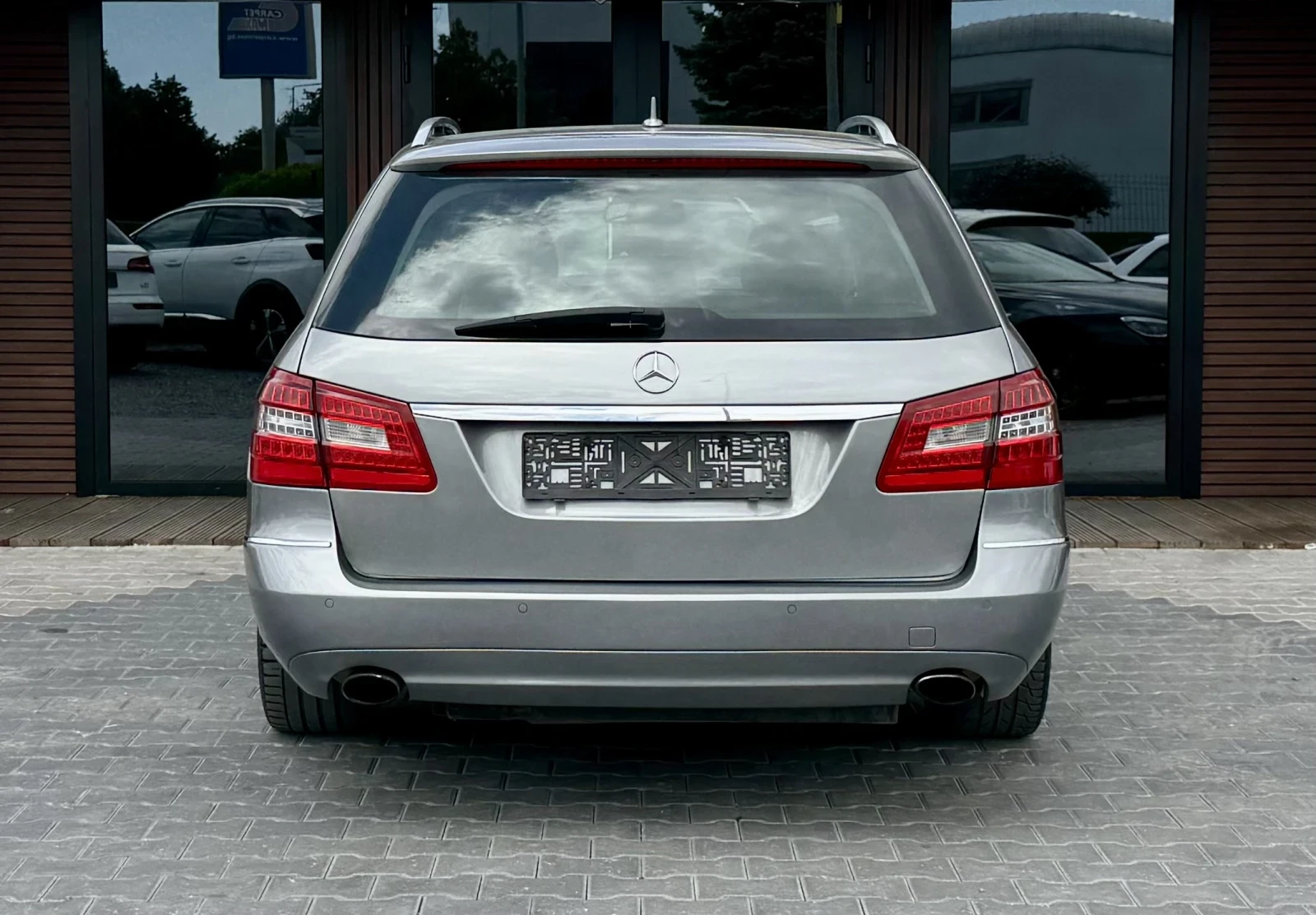 Mercedes-Benz E 350 4Matic* Navi* Лизинг* , снимка 5 - Автомобили и джипове - 54642878