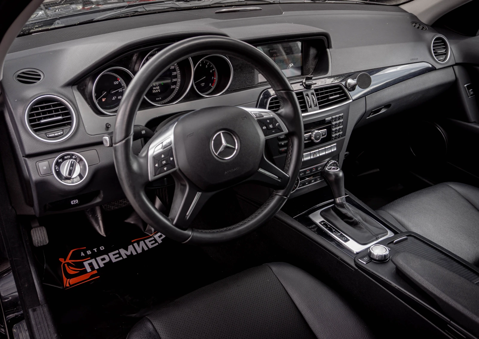 Mercedes-Benz C 200 2.0i-184hp-ПЕРФЕКТНА!, снимка 8 - Автомобили и джипове - 54765657